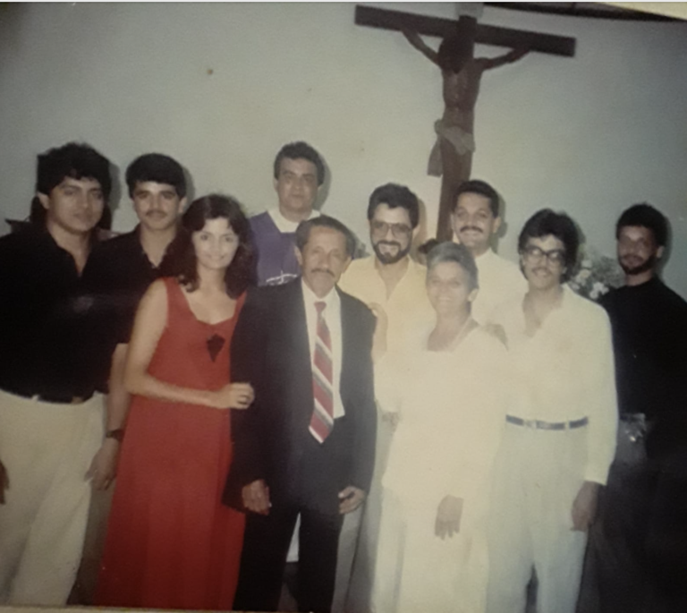 4. 1994 celebrando 50 años de casados P. Efrain